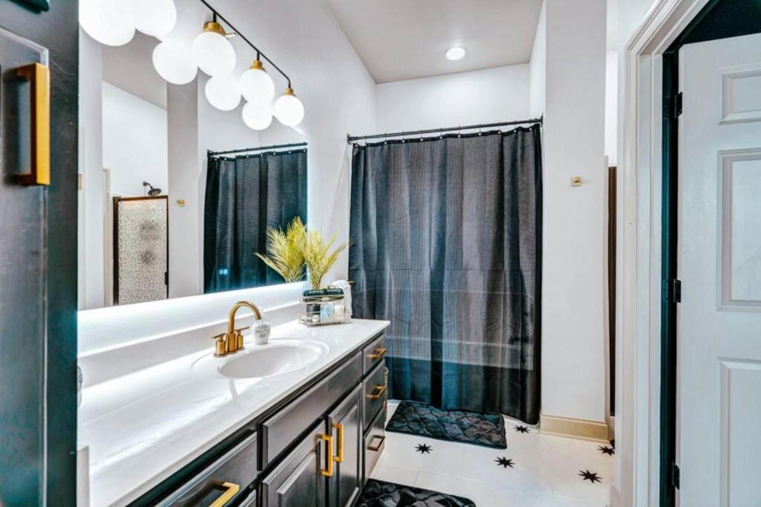 Stylish & Romantic Home, Long-Term Friendly, King Baton Rouge Esterno foto