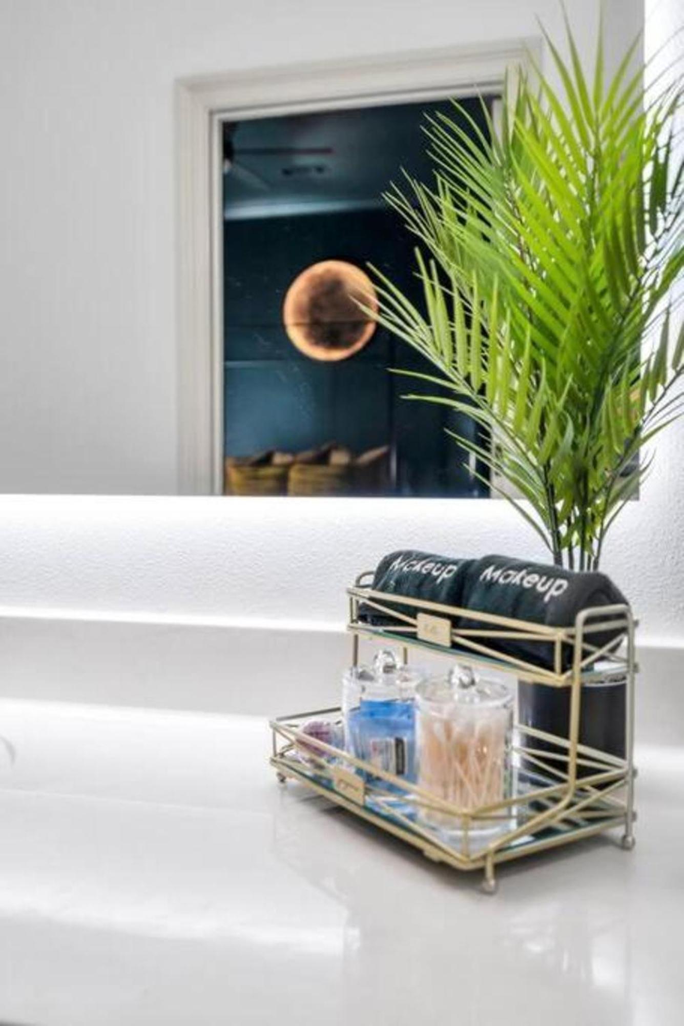 Stylish & Romantic Home, Long-Term Friendly, King Baton Rouge Esterno foto